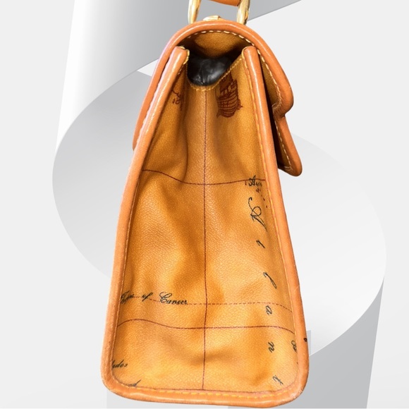 Alviero Martini Classic World Tan Bag - Picture 4 of 11